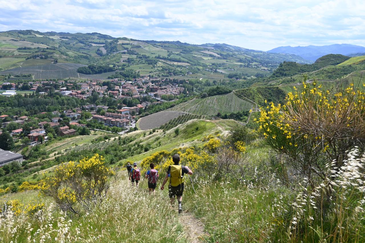 Borgo-Tossignano-BO-La-Via-dei-Gessi-e-dei-Calanchi-ph.-Sara-Zanni-archivio-Imola-Faenza-CC-BY-NC-ND-4.0